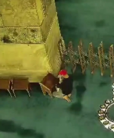 Ayasofya Camii’nde yangın çıkardıktan sonra kaçan şüpheli kamerada