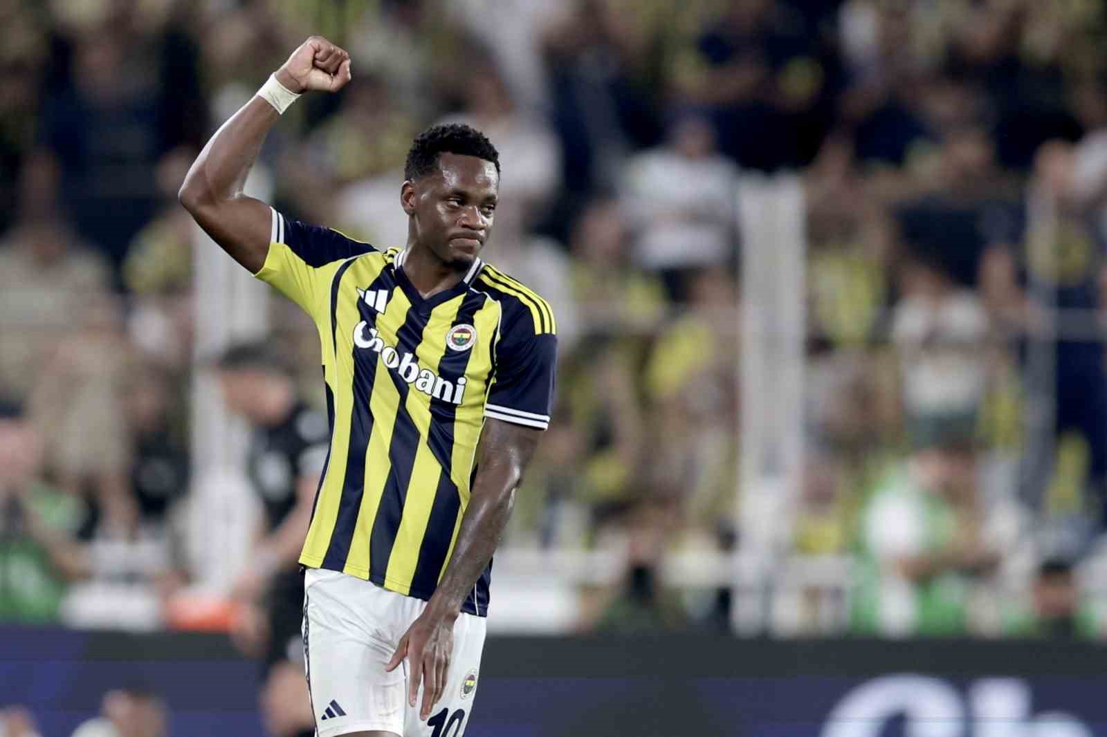 Fenerbahçe’nin yeni forveti Jhon Duran, ilk golünü kaydetti