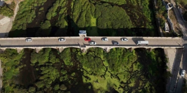 Tunca Nehri’nde kuraklık: Otlar yayıldı, su yüzeyi yeşile döndü