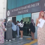 Yalova’da trafik kazası nedeniyle onlarca öğrenci AÖF sınavına geç kaldı