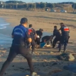 Karaburun Sahili’nde deniz faciası: İsveçli kadın kurtarıldı, nişanlısı hayatını kaybetti