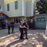 Sakarya’da 2 çocuğun yaralandığı, 4 evin yakıldığı kavgayla ilgili 4 şüpheli tutuklandı