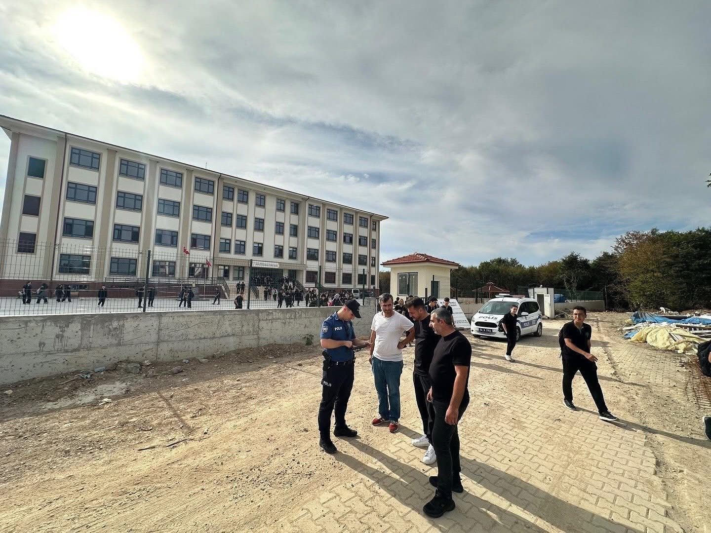 Polis ve jandarma okul çevresinde denetimlerini sıklaştırdı