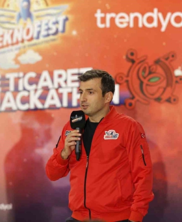 T3 Vakfı Mütevelli Heyeti Başkanı Selçuk Bayraktar, Trendyol E-Ticaret Hackathonu Ödül Töreni’ne katıldı