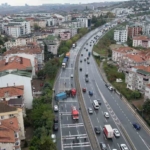 Büyükçekmece E-5’te devrilen tır nedeniyle yol kapandı