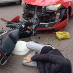 Motosiklet ve otomobil kafa kafaya çarpıştı: 1 yaralı