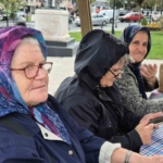 Depremden sonra dışarı çıkan vatandaşlar: "Çok korktuk"