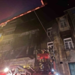 Beyoğlu’nda kız istemede patlatılan havai fişekler evi yaktı: 8 kişi dumandan etkilendi