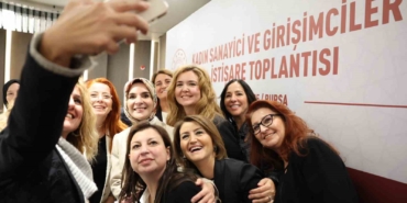 Bakan Göktaş: "Cam tavanları kırmak kolay değil ama azimle, sabırla ve kararlılıkla her engel aşılır"