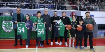 Sakarya Büyükşehir, parkeden 89-60 galip ayrıldı