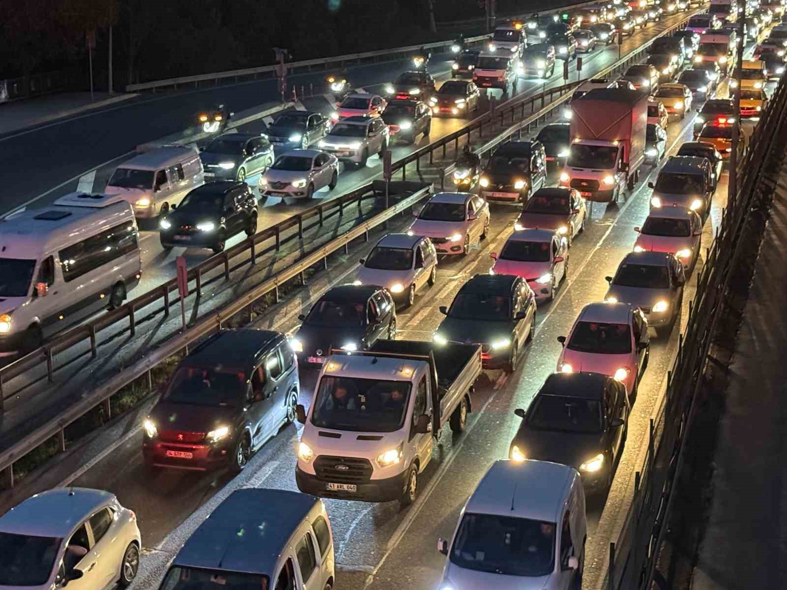 İstanbul’da ara tatil öncesi trafik yoğunluğu yüzde 85’e ulaştı