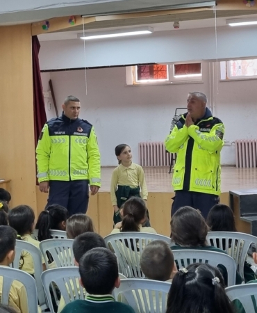 Bilecik’te öğrencilere trafik ve emniyet kemeri eğitimi verildi