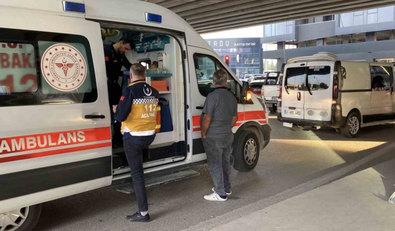 Kocaeli’de iki aracın çarpıştığı kazada 4 kişi yaralandı