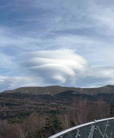 Uludağ semalarında mercek şeklinde bulut oluştu