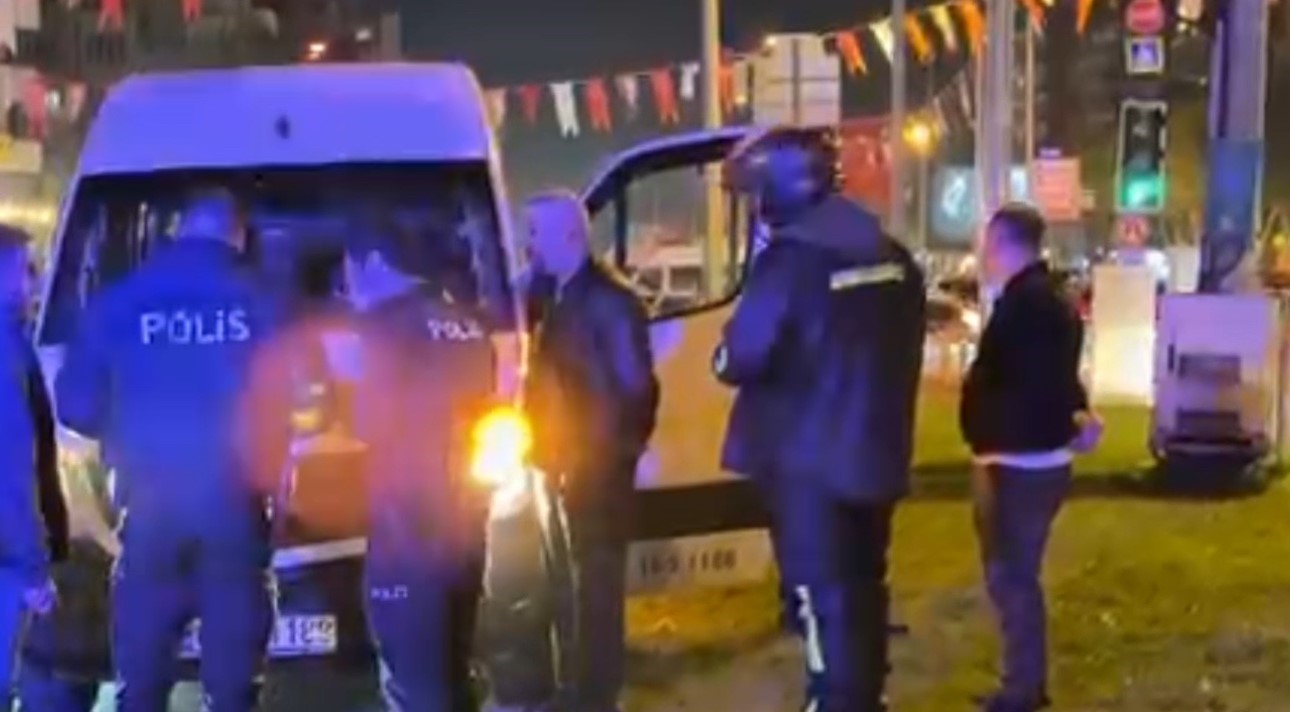 Bursa’da servis aracının çarptığı yaya ağır yaralandı