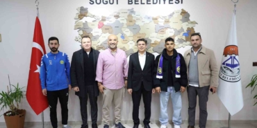 Bilecikli genç futbolcu Eskişehirspor’a transfer oldu