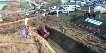 Arnavutköy’de Off-Road şenliğinde yürekleri ağza getiren anlar