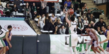 Sakarya Büyükşehir basket takımı namağlup unvanını korumak için parkeye çıkacak