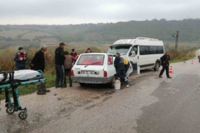 Gönen’de trafik kazasında sıkışan sürücü itfaiye ekiplerince kurtarıldı