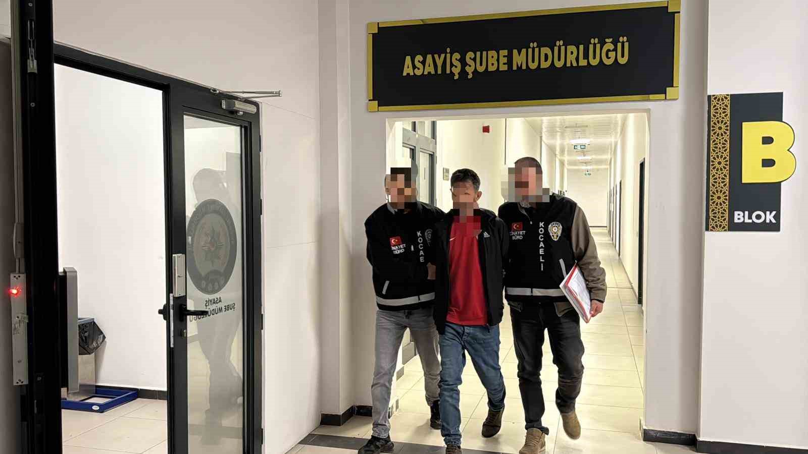 Eşini bıçaklayarak öldüren şahıs tutuklandı