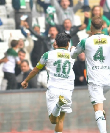 Bursaspor nefes kesen maçta 2-1 galibiyetle ayrıldı