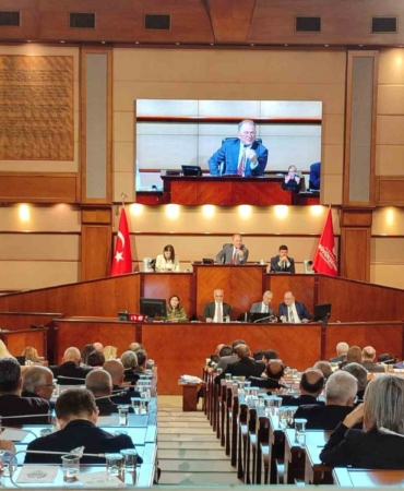 İBB Meclisi’nde "iddianame" gerginliği