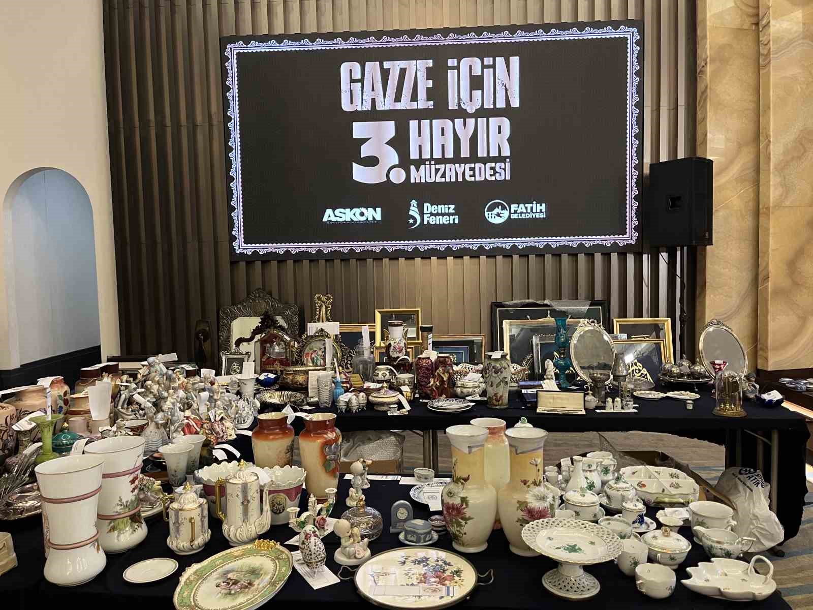 Fatih’te yapılan müzayedenin geliri Gazze’ye gidecek