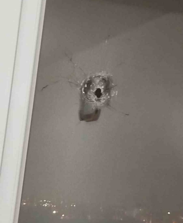 Esenyurt’ta alkollü maganda paniği: Evin camına kurşun isabet etti