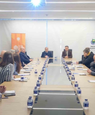 Mobilya öğretmenlerine "Mobilya üretiminde atık yönetimi" eğitimi düzenlendi