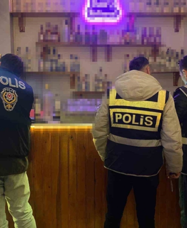 Yılbaşı öncesi, Bursa polisinden eş zamanlı sahte alkol denetimi