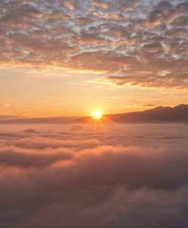 Kocaeli’de sis bulutları arasında kartpostallık görüntüler