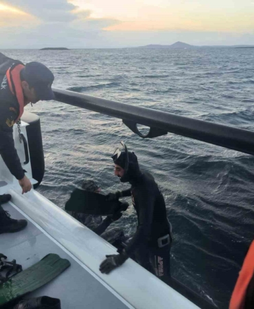 Karaya oturan tekne sahil güvenlik ekiplerince kurtarıldı