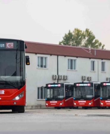 Sakarya’da toplu ulaşım filosuna 5 yeni metrobüs daha eklendi