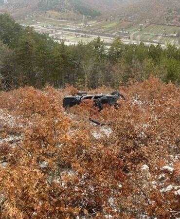 Kontrolden çıkan otomobil karşı şeride geçti: 4 yaralı