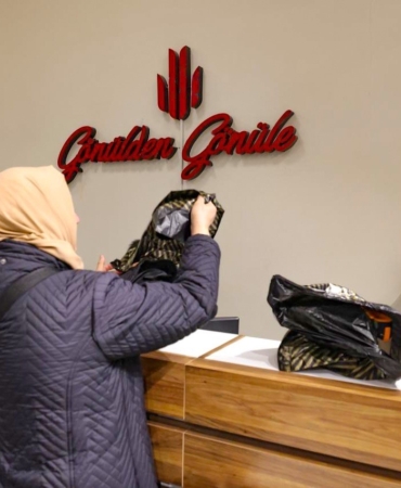Ümraniye’de sosyal dayanışmanın güçlü adresi: "Gönülden Gönüle Giyim Mağazası"