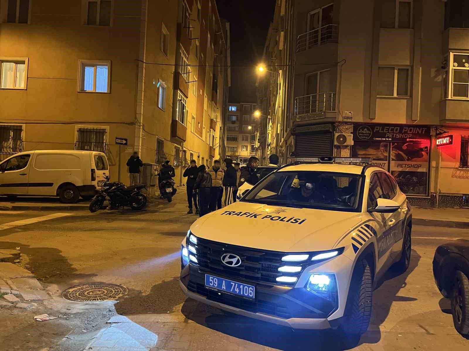 Plakası kapalı gezen motosikletin ehliyetsiz sürücüsü bekçilere yakalandı