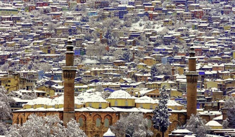 Bursa Ulu Cami dünya finalinde "Viki Anıtları Seviyor"da Türkiye birincisi oldu