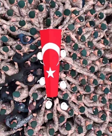 Şehit polise silah arkadaşlarından duygusal veda