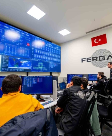 Fergani’den tarihi adım: Dünya tarihinde ilk kez hibrit yörünge motoru uzayda ateşlendi