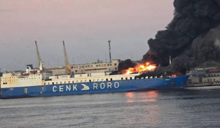 Tır taşımacılığı yapan Türk gemisi Odesa’da vuruldu