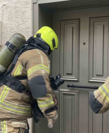 Bursa’da ev yangını: İtfaiyenin hızlı müdahalesiyle akvaryumdaki balıklar kurtarıldı