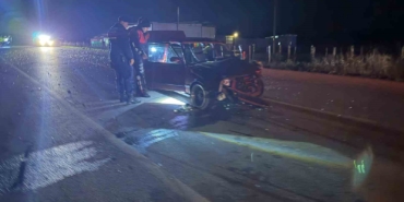 Bayramiç’te otomobille motorsiklet çarpıştı: 3 kişi yaralandı