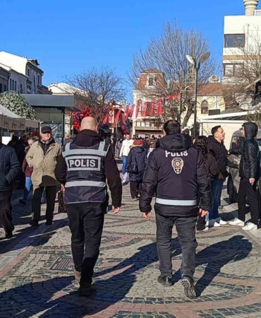 Edirne polisi işlek noktalarda güvenliği arttırdı