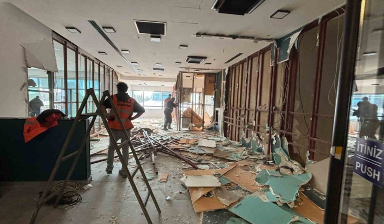 Şişli’de kaçak yapılar tek tek yıkılıyor