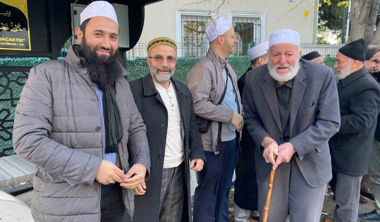 Kocaeli’de 40 umre yolcusu kutsal topraklara uğurlandı