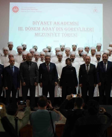 Edirne’de Dini İhtisas Merkezi ilk mezunlarını verdi
