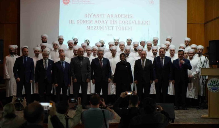 Edirne’de Dini İhtisas Merkezi ilk mezunlarını verdi