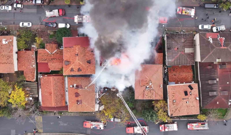 Ümraniye’de korkutan yangın: 4 kişi kurtarıldı
