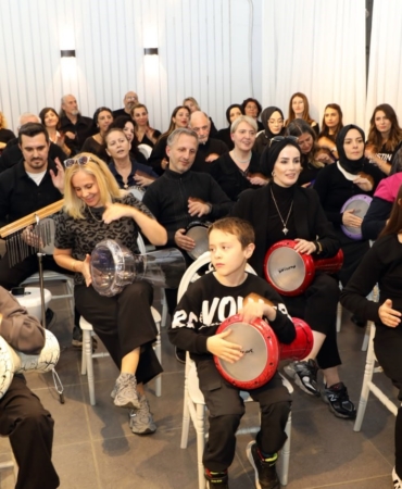 Ritimle gelen dostluk: 7’den 70’e herkes aynı melodide buluşuyor