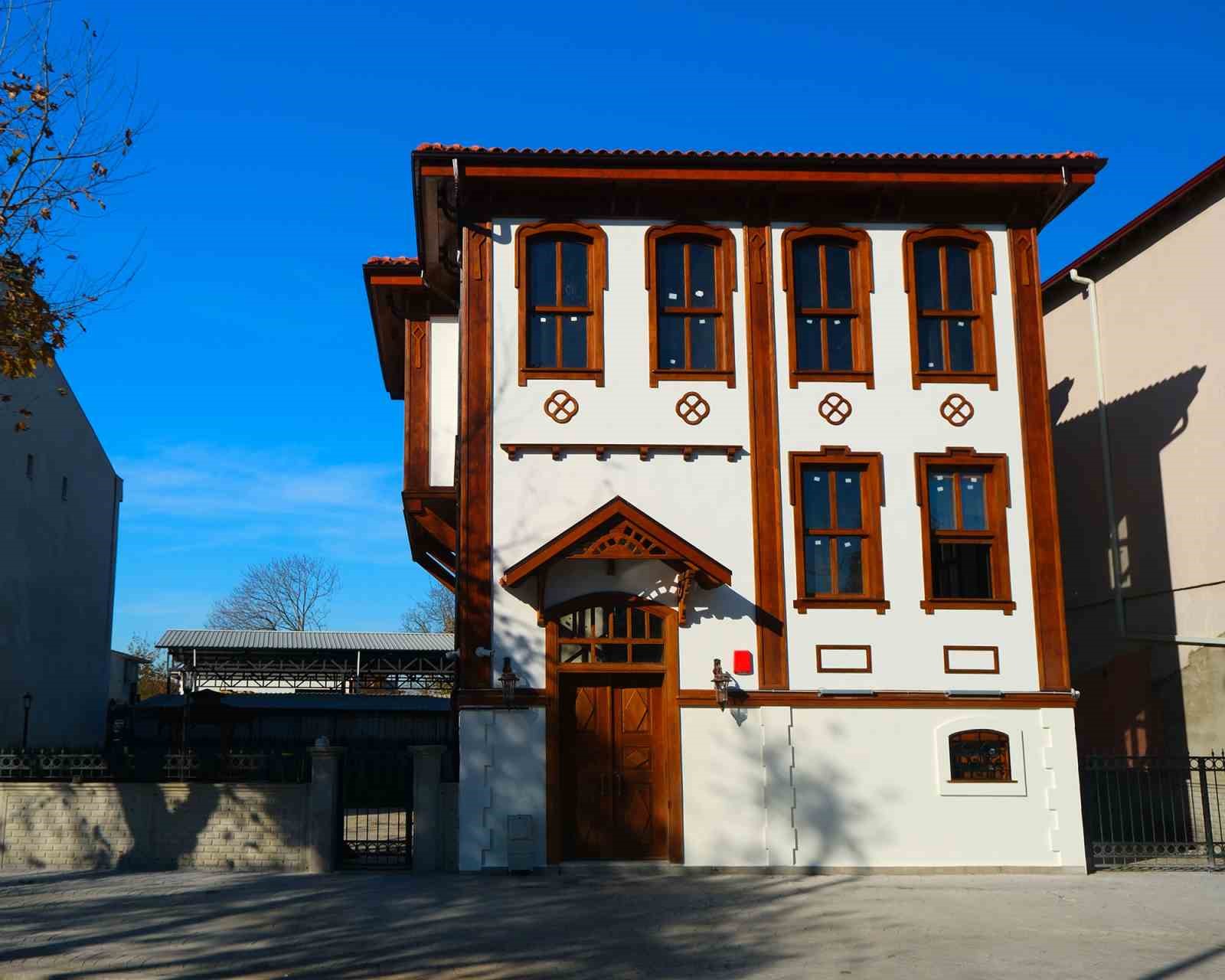 100 yıllık tarih yeniden canlandı